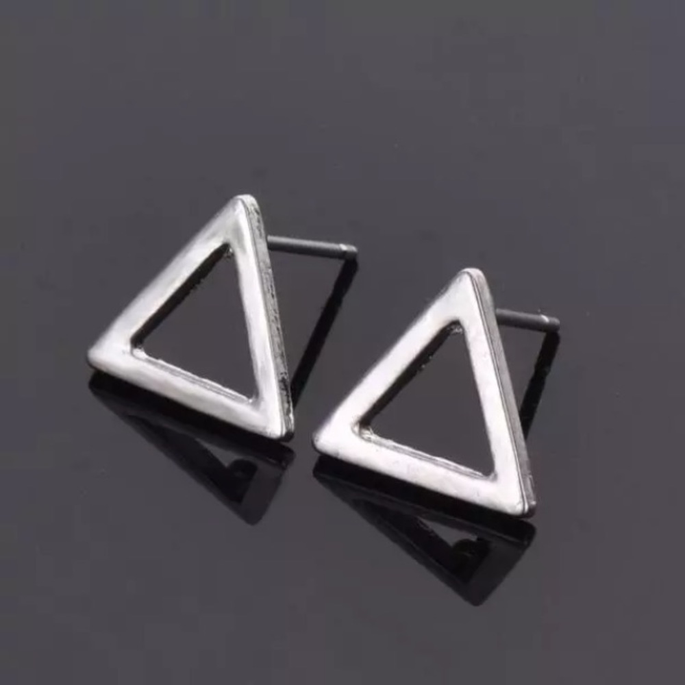 NEW!💙💎SILVERY!💍MODERN MINIMALIST TRIANGLES!💎💙 - Picture 2 of 3